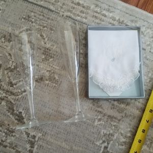 NWOT Bridal Set of Glasses and Mother of Bride